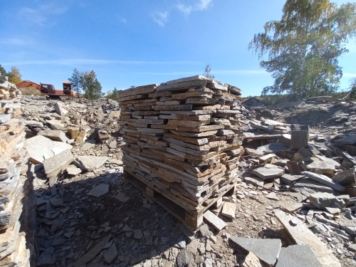 Плитняк златолит серебристый для мощения на бетон купить в Асбесте