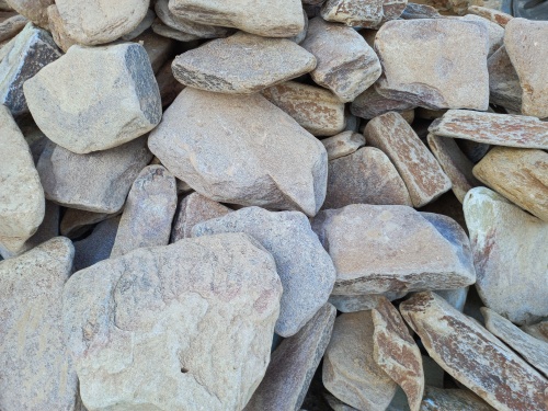 Златолит жёлтый, жёлто-зелёный глыбки и валуны для ланшафтного дизайна купить в Асбесте