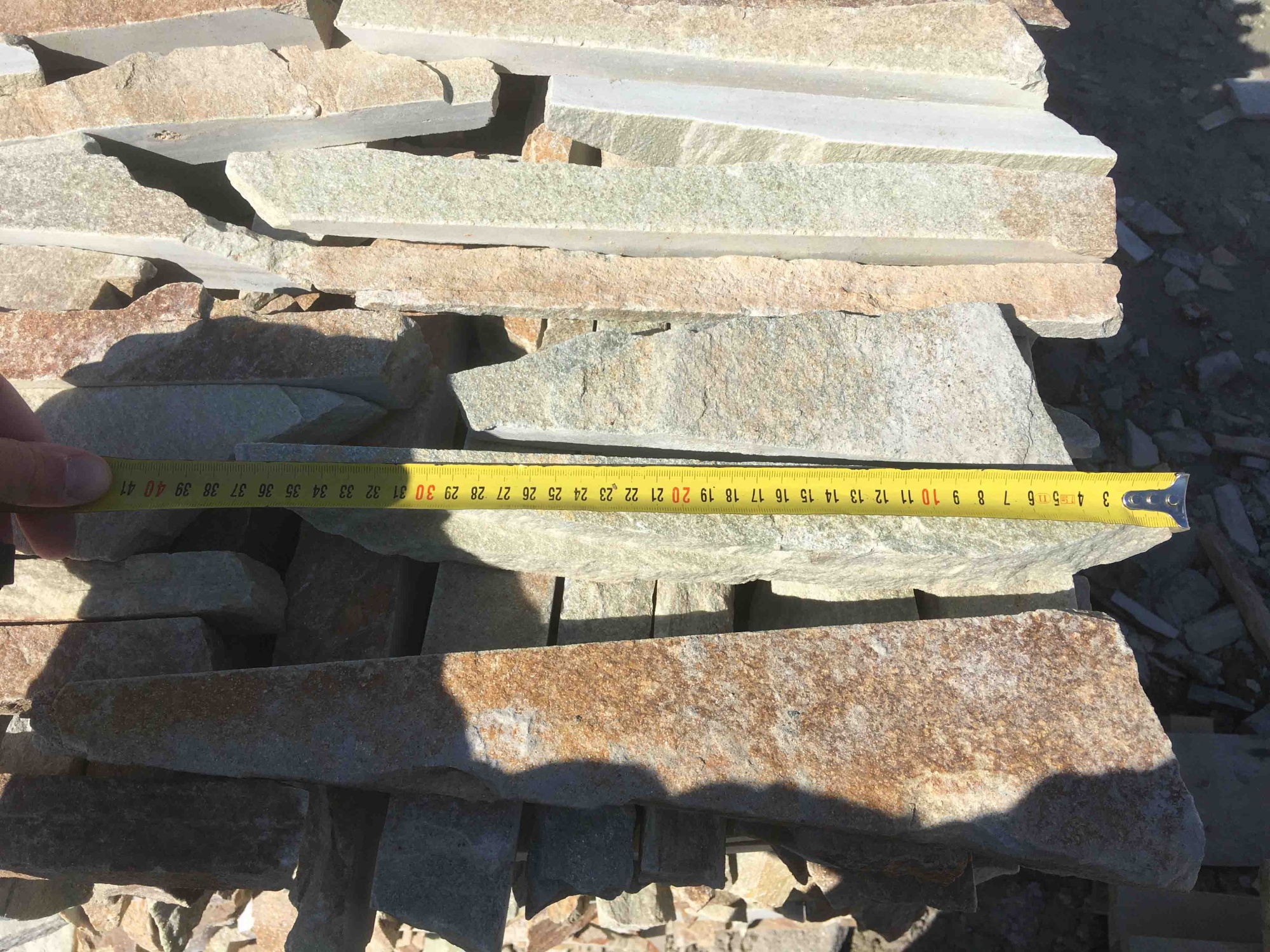 Горбушка златолит золотистый для облицовки купить в Асбесте