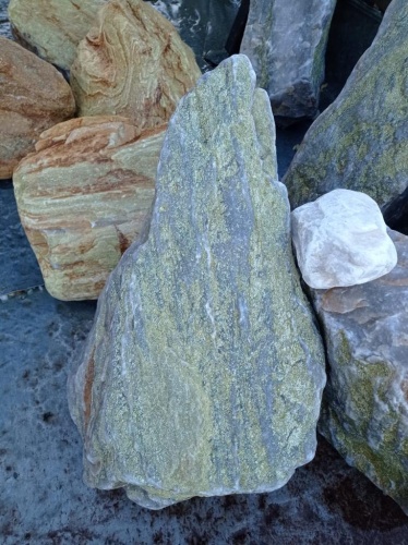 Златолит жёлтый, жёлто-зелёный глыбки и валуны для ланшафтного дизайна купить в Асбесте