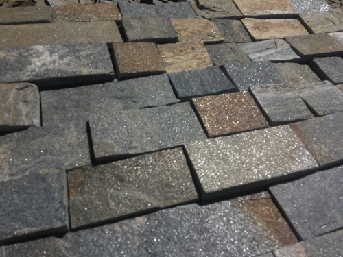 Плитка пилёная златолит Уральский для цоколя, отмостки купить в Асбесте