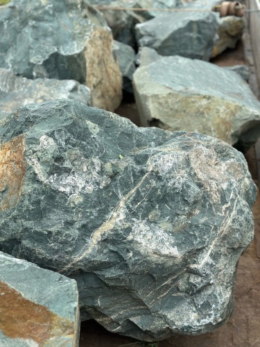 Камни для ландшафтного дизайна зелёные 10-60 килограмм купить в Асбесте