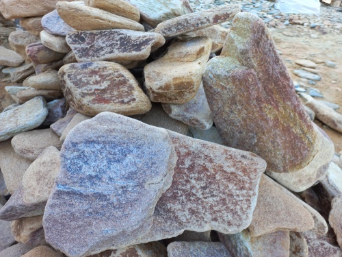 Златолит жёлтый, жёлто-зелёный глыбки и валуны для ланшафтного дизайна купить в Асбесте