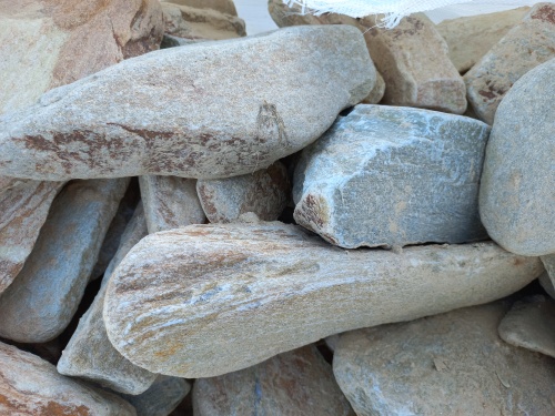 Златолит жёлтый, жёлто-зелёный глыбки и валуны для ланшафтного дизайна купить в Асбесте