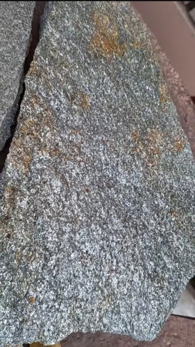 Плитняк златолит серебристый для цоколя, отмостки купить в Асбесте