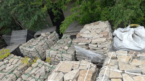 Гранитный плитняк галтованный для парковки купить в Асбесте