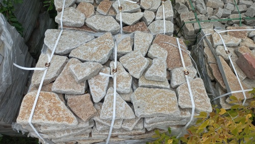 Гранитный плитняк галтованный для парковки купить в Асбесте