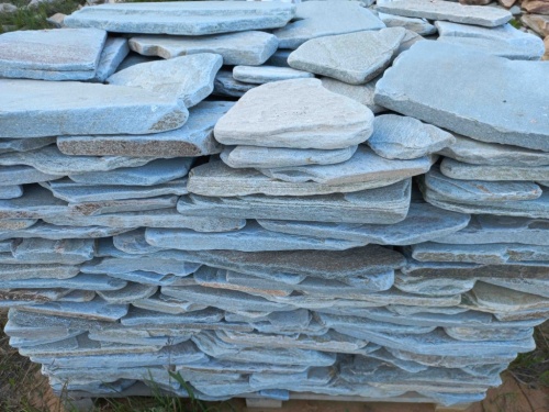 Плитняк златолит зелёный галтованный для цоколя купить в Асбесте