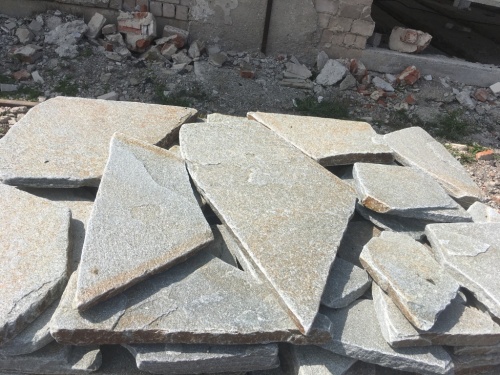 Златолит серебристый галтованный для лестниц купить в Асбесте